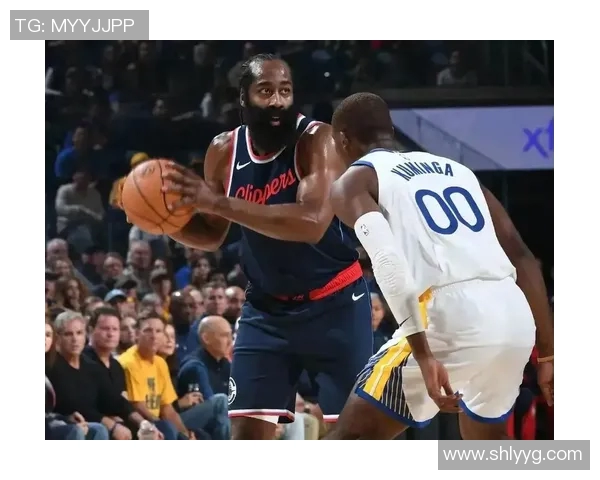 2020年视频直播勇士与快船激战回顾精彩瞬间与赛场亮点分析